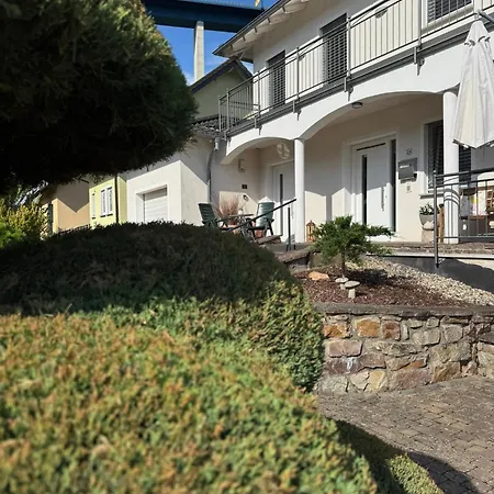 Moselgold * Zeltingen-Rachtig